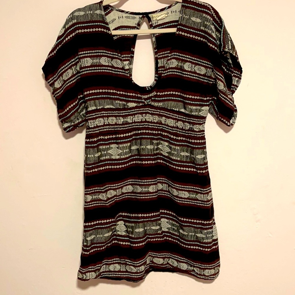 Billabong 100% Cotton dress size L, never dried. Can be a cover up or dress.